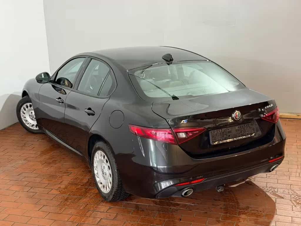 Alfa Romeo Giulia Super Automatik Leder Tempomat Ahk 07/2019-photo-8