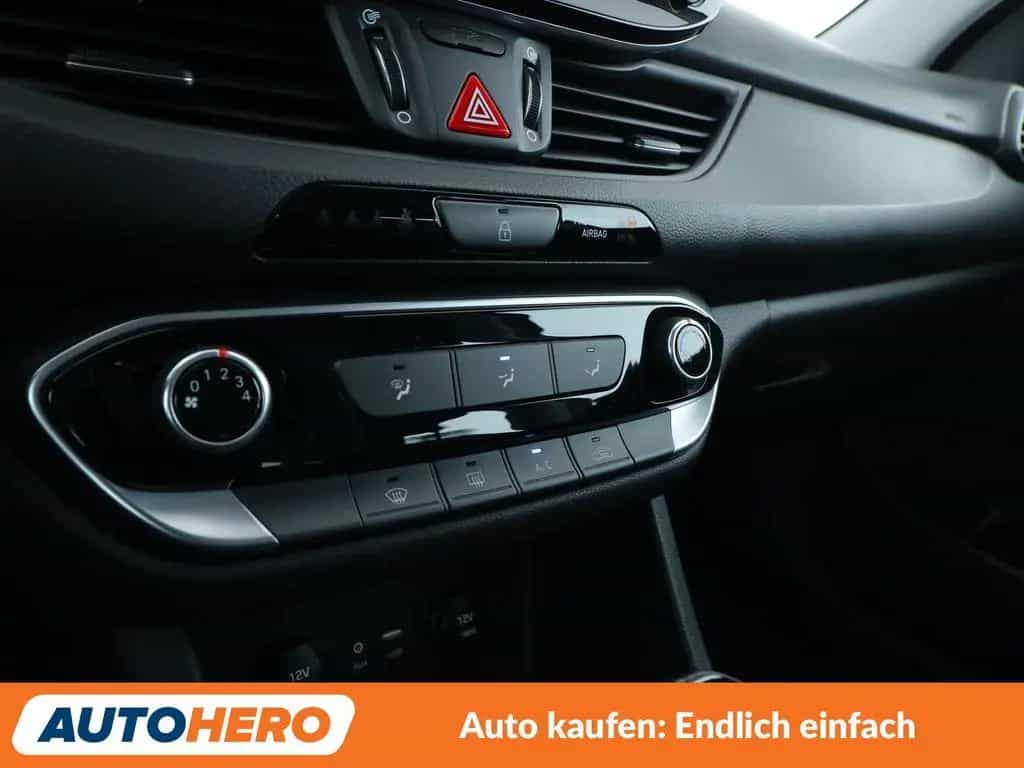 Hyundai i30 1.0 TGDI Select*NAVI*SPUR*PDC*SHZ*KLIMA* 11/2019-photo-23