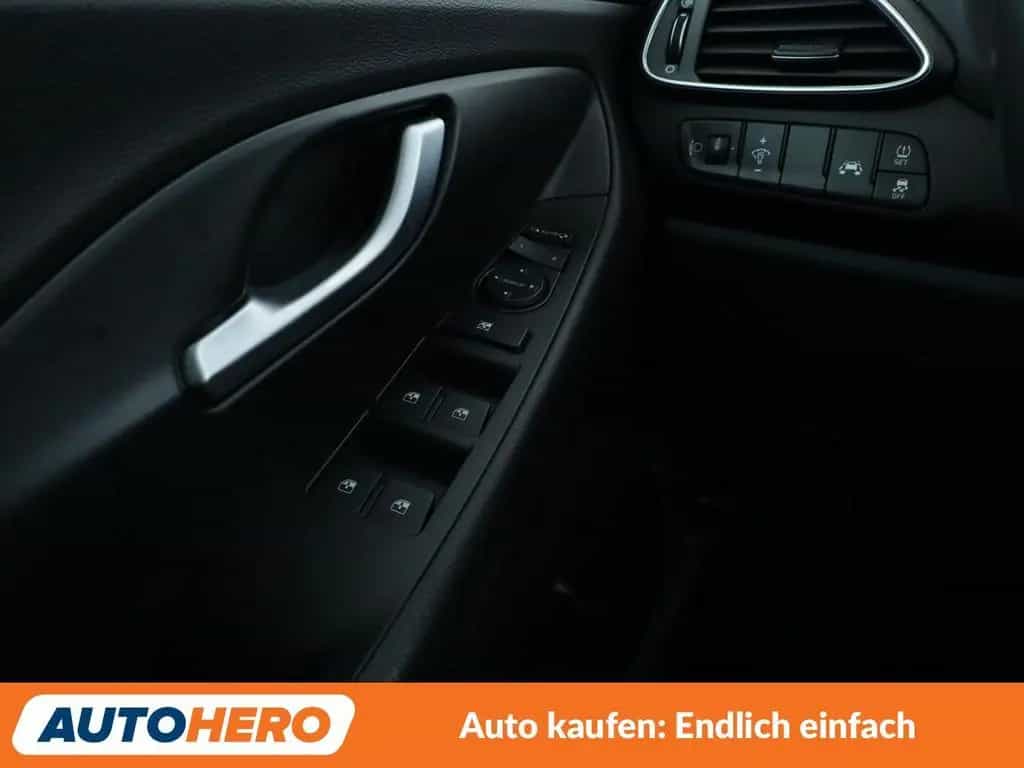 Hyundai i30 1.0 TGDI Select*NAVI*SPUR*PDC*SHZ*KLIMA* 11/2019-photo-27