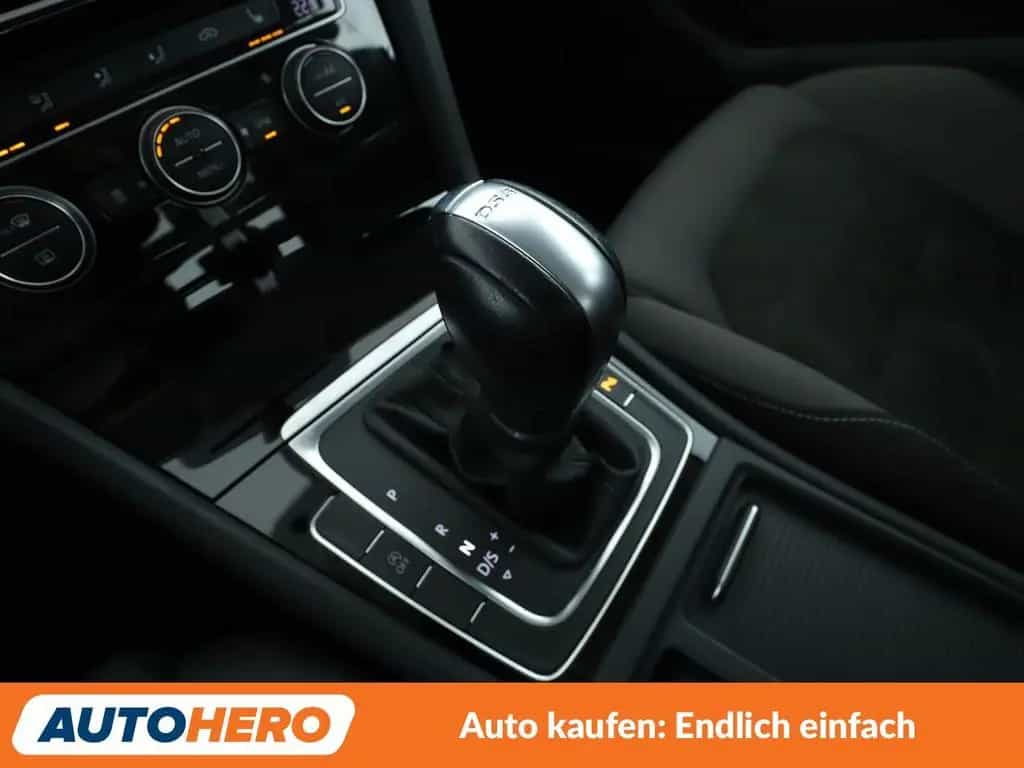Volkswagen Golf VII 1.4 TSI Highline BM Aut.*LED*PDC*SHZ* 06/2018-photo-24