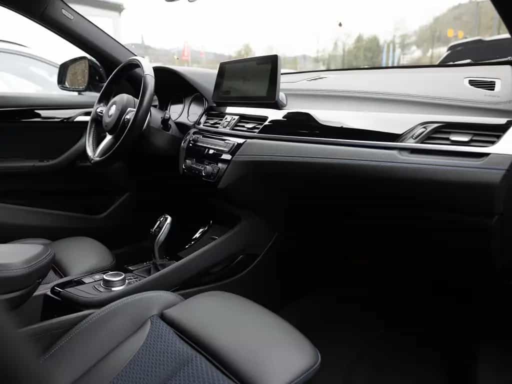 BMW X2 sDrive 20i M-Sport PANO AHK HUD LED W-LAN SHZ 06/2021-photo-6