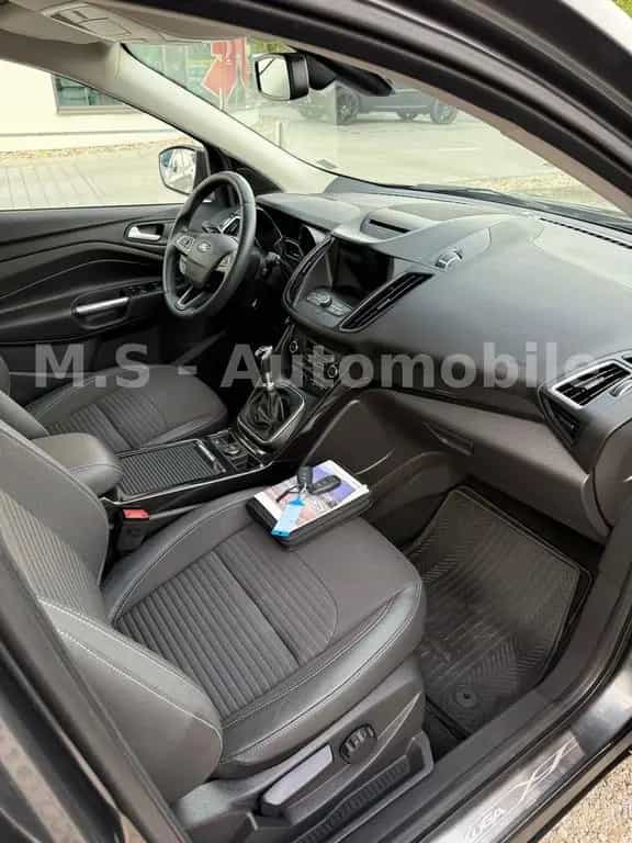 Ford Kuga 1.5EcoBoost Titanium*1.Hand*SHZ*PDC*DAB*Nav 09/2019-photo-10