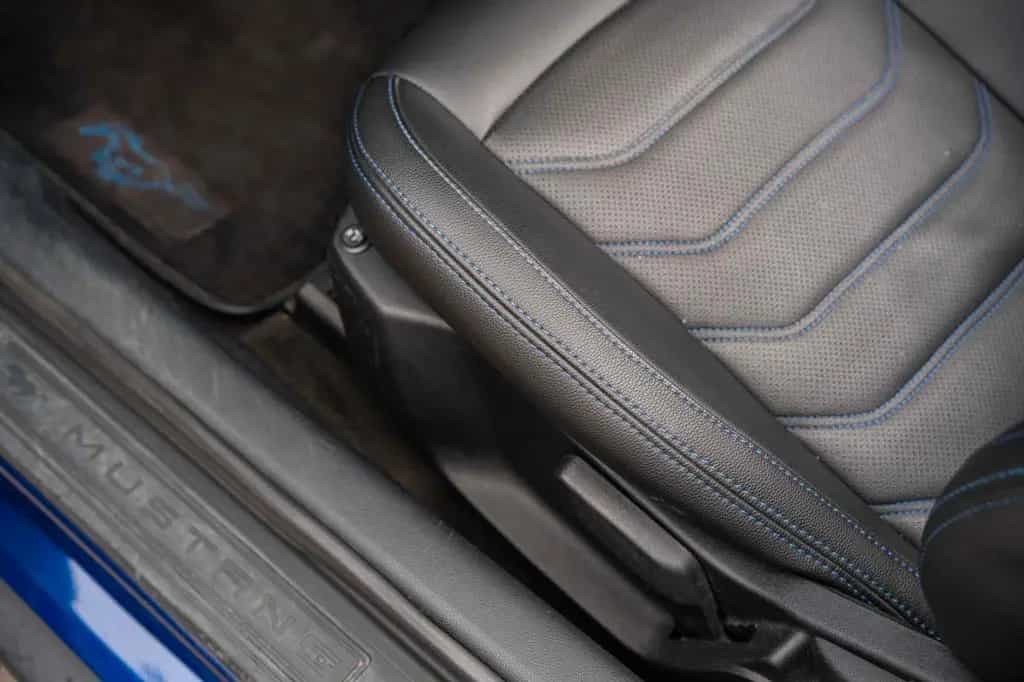 Ford Mustang 3,7 CABRIO LEDER XENON ALU ANDROID 01/2015-photo-26