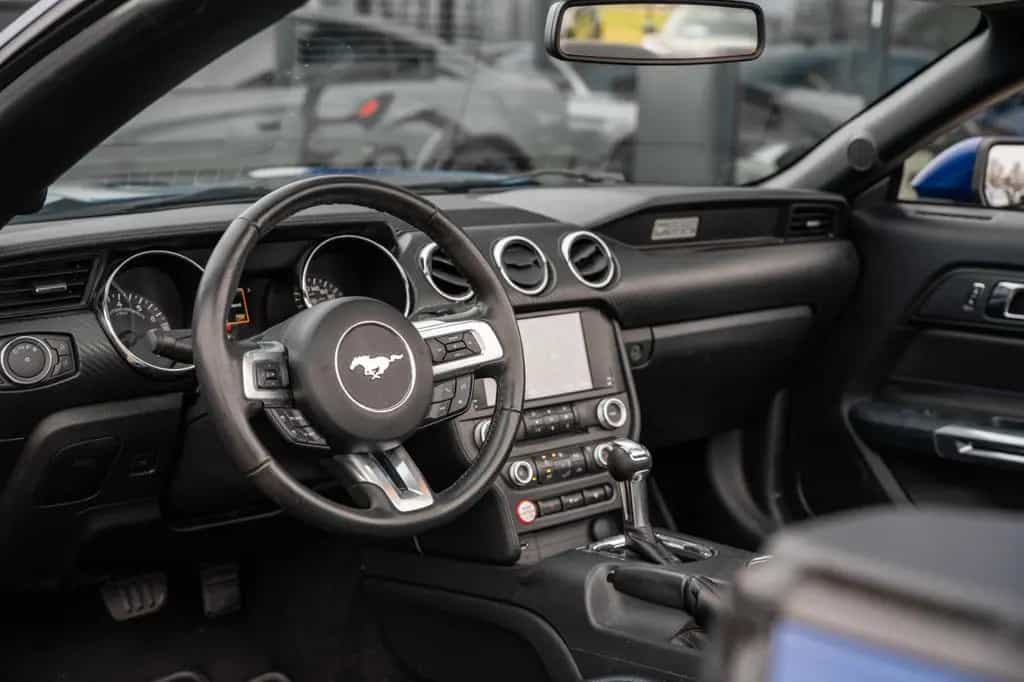 Ford Mustang 3,7 CABRIO LEDER XENON ALU ANDROID 01/2015-photo-29
