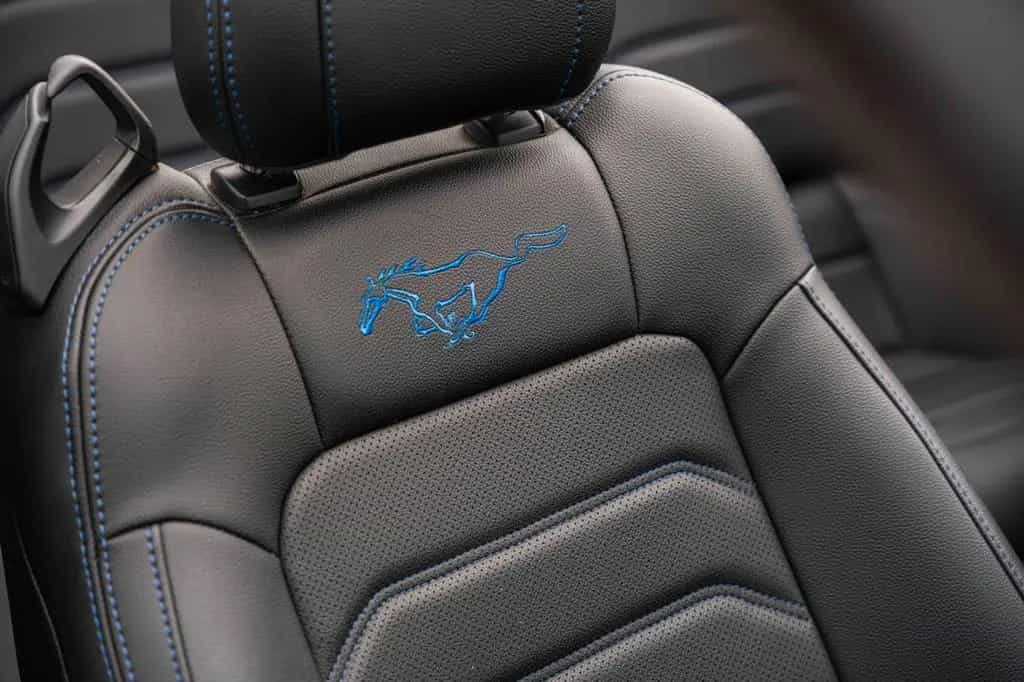 Ford Mustang 3,7 CABRIO LEDER XENON ALU ANDROID 01/2015-photo-31
