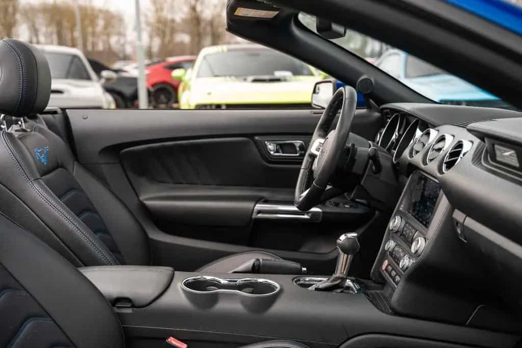 Ford Mustang 3,7 CABRIO LEDER XENON ALU ANDROID 01/2015-photo-32