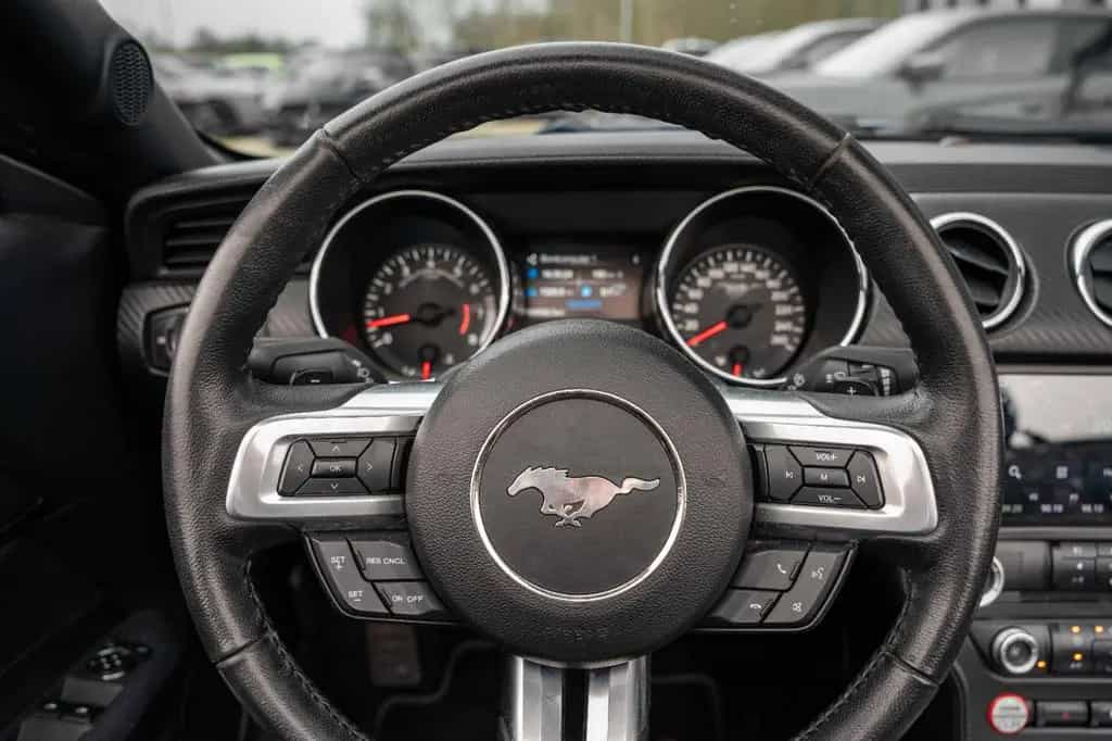 Ford Mustang 3,7 CABRIO LEDER XENON ALU ANDROID 01/2015-photo-33