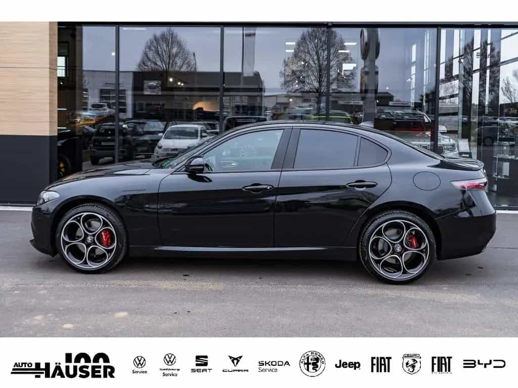 Alfa Romeo Giulia Competizione MY23 2.0 Turbo AT8 Q4 HARMAN 02/2023-photo-1