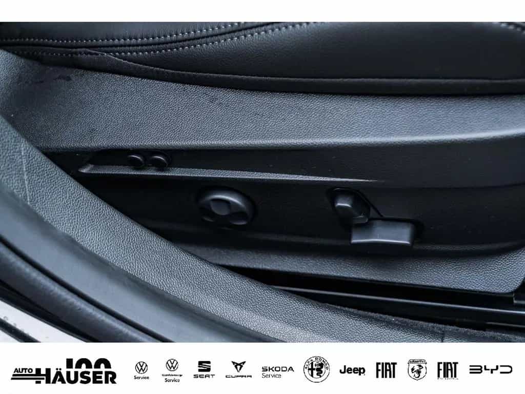 Alfa Romeo Giulia Competizione MY23 2.0 Turbo AT8 Q4 HARMAN 02/2023-photo-11