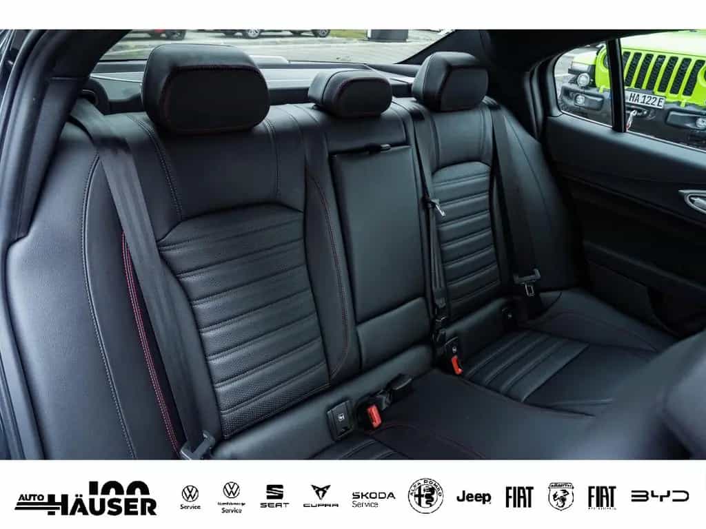 Alfa Romeo Giulia Competizione MY23 2.0 Turbo AT8 Q4 HARMAN 02/2023-photo-12