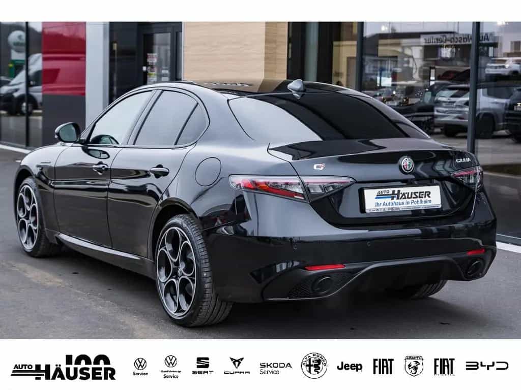 Alfa Romeo Giulia Competizione MY23 2.0 Turbo AT8 Q4 HARMAN 02/2023-photo-2