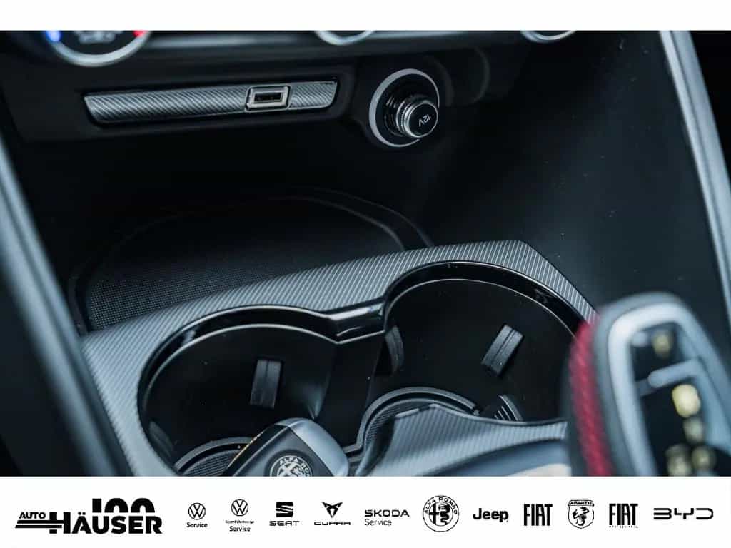 Alfa Romeo Giulia Competizione MY23 2.0 Turbo AT8 Q4 HARMAN 02/2023-photo-22