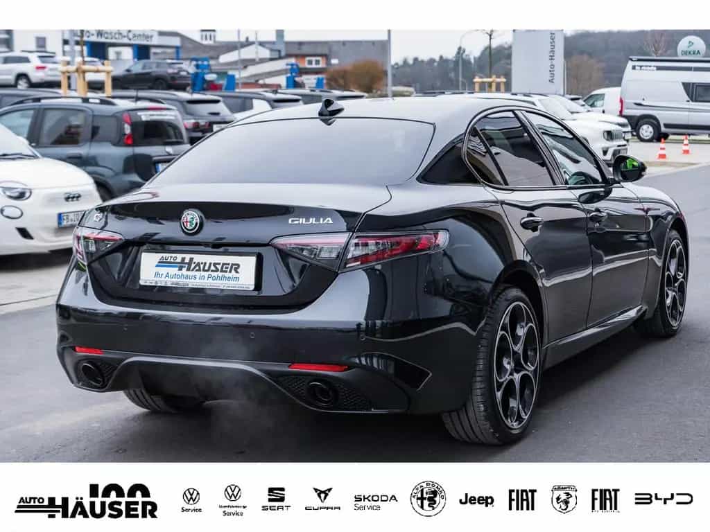 Alfa Romeo Giulia Competizione MY23 2.0 Turbo AT8 Q4 HARMAN 02/2023-photo-3