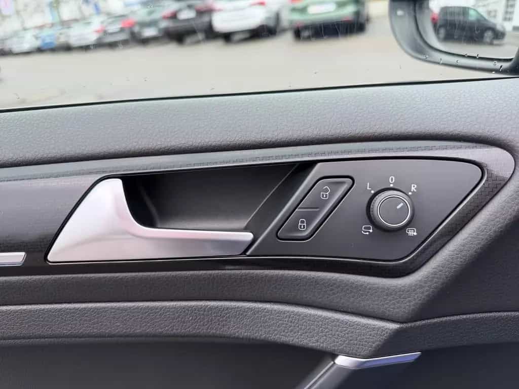 Volkswagen Golf VII Variant 2.0 R 4Motion LED Navi Kamera 12/2019-photo-16