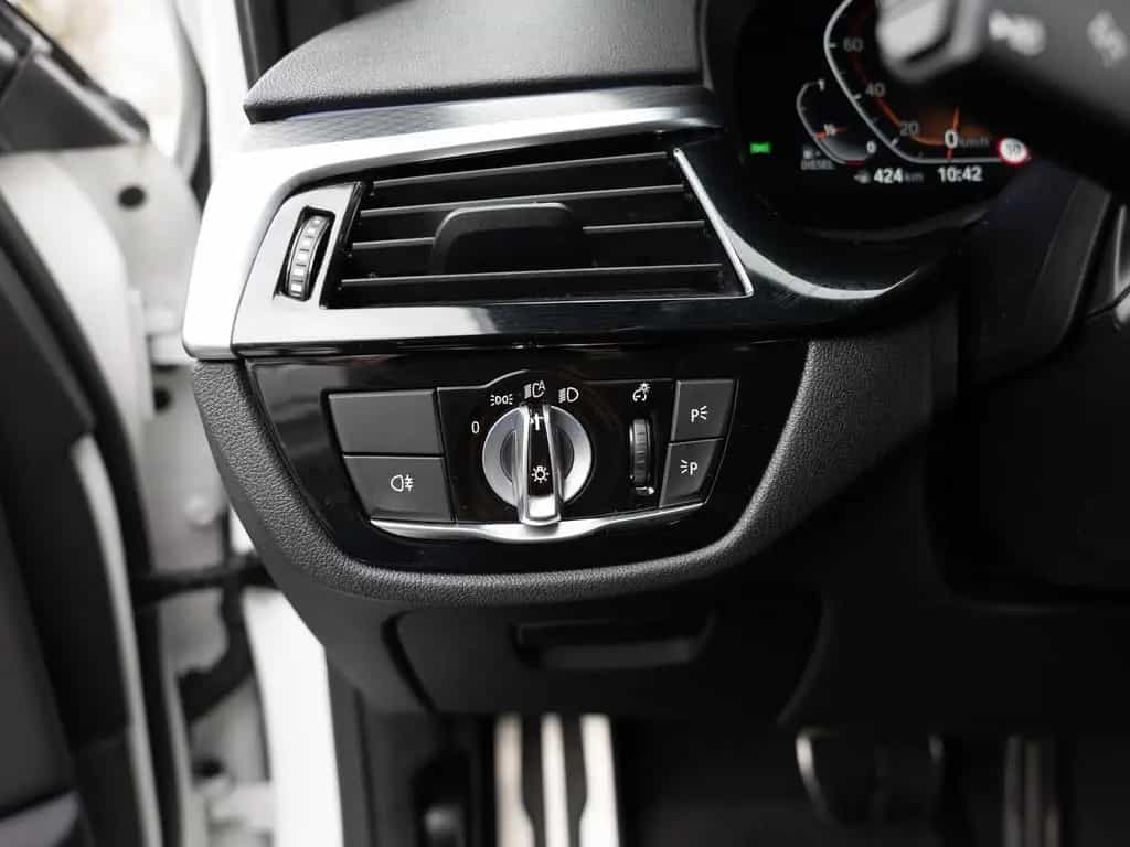 BMW 5 Series 520d Touring M-Sport FACEL. HUD LASER LED ACC 10/2022-photo-21