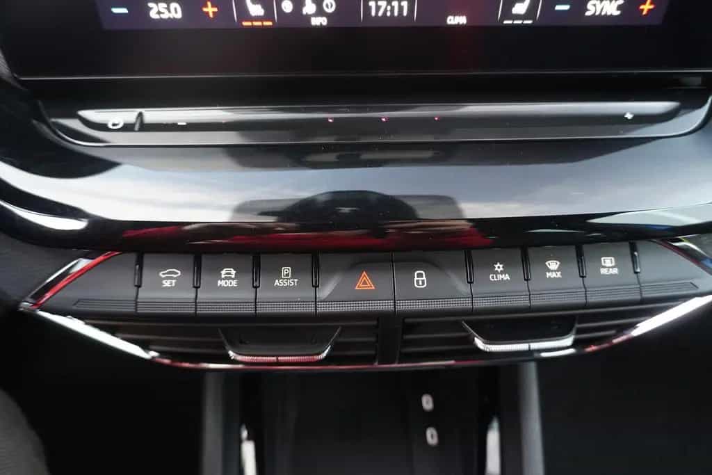Skoda Octavia Combi 1.5 TSI Style Navi LED Sitzheizung 11/2020-photo-24