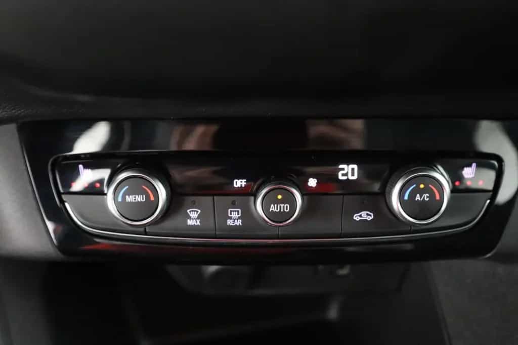 Opel Corsa F 1.5 CDTI Elegance LED IntelliLink DAB 02/2020-photo-11