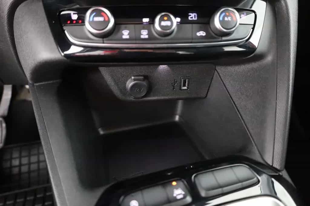 Opel Corsa F 1.5 CDTI Elegance LED IntelliLink DAB 02/2020-photo-12