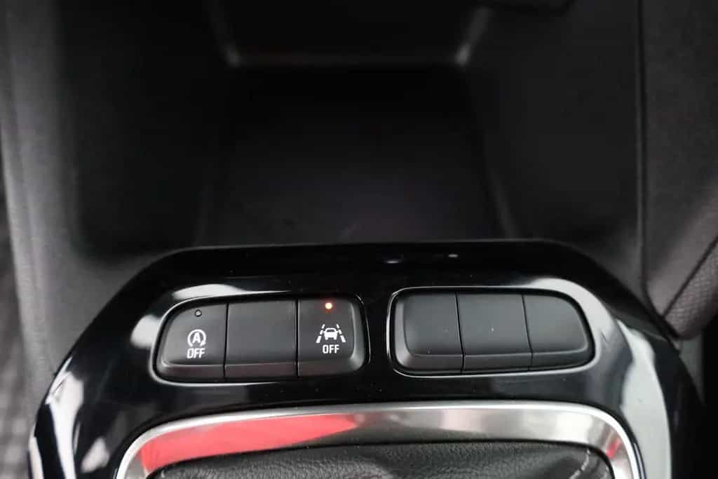 Opel Corsa F 1.5 CDTI Elegance LED IntelliLink DAB 02/2020-photo-13