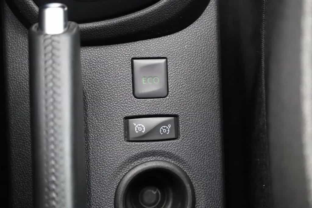 Renault Captur 1.2 TCE 120 EDC Totwinkel Tempomat Kamera 04/2019-photo-18