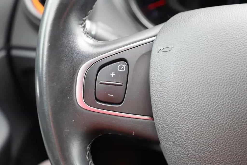 Renault Captur 1.2 TCE 120 EDC Totwinkel Tempomat Kamera 04/2019-photo-21
