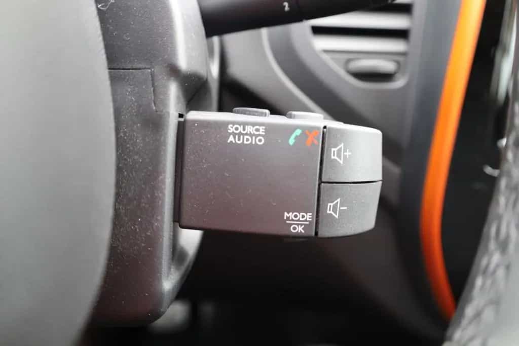 Renault Captur 1.2 TCE 120 EDC Totwinkel Tempomat Kamera 04/2019-photo-23