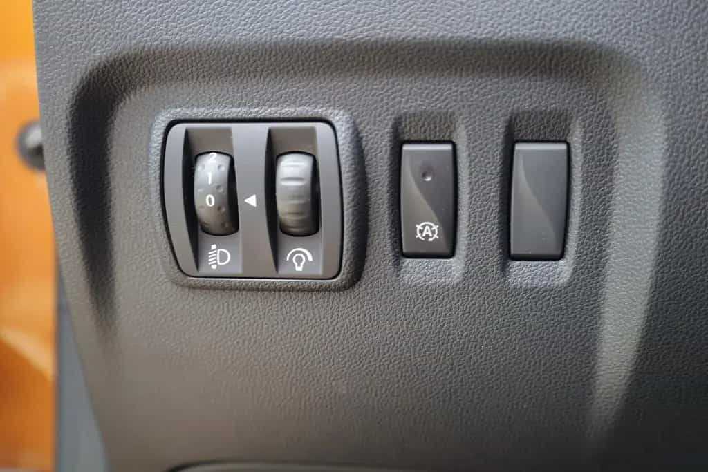 Renault Captur 1.2 TCE 120 EDC Totwinkel Tempomat Kamera 04/2019-photo-26
