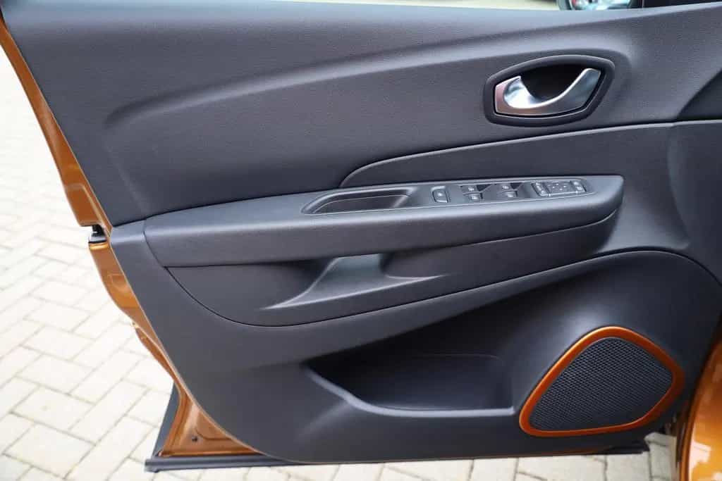 Renault Captur 1.2 TCE 120 EDC Totwinkel Tempomat Kamera 04/2019-photo-27