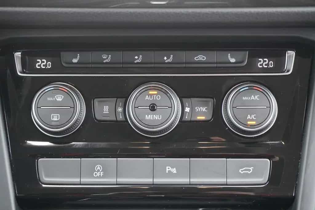 Volkswagen Touran 1.5 TSI Join DSG LED Navi ACC AHK Kamera 02/2019-photo-19