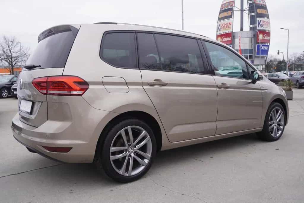 Volkswagen Touran 1.5 TSI Join DSG LED Navi ACC AHK Kamera 02/2019-photo-4