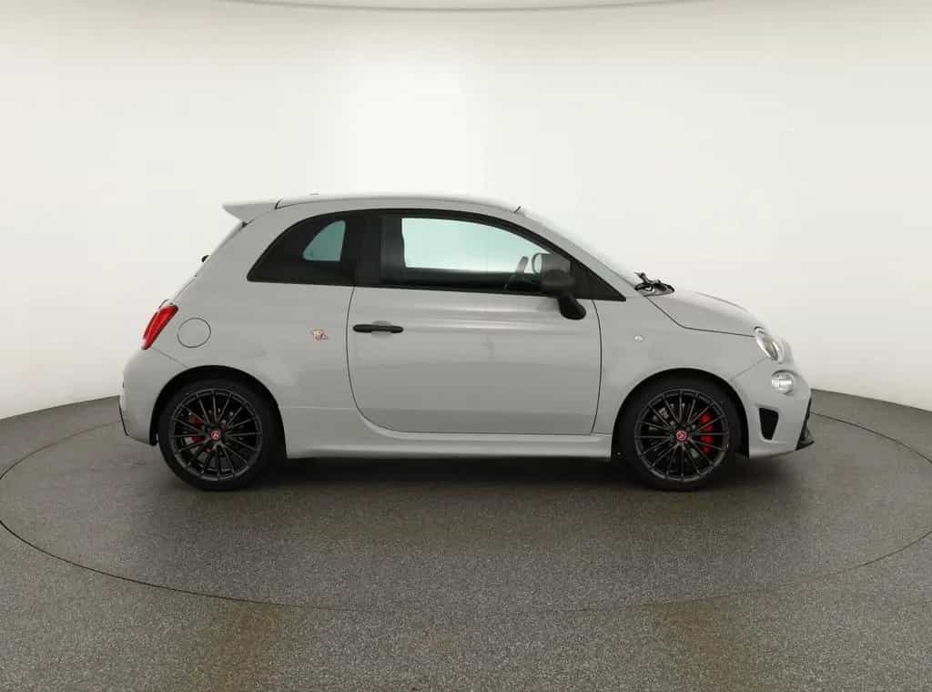 Abarth 695 1.4 T-Jet 16V Sabelt Beats Record Monza 09/2022-photo-5