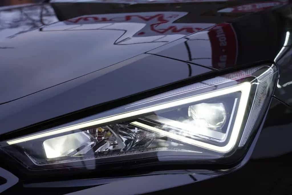 Seat Leon 1.5 TSI Style LED ACC Spurhalte Navi Kamera 02/2022-photo-25
