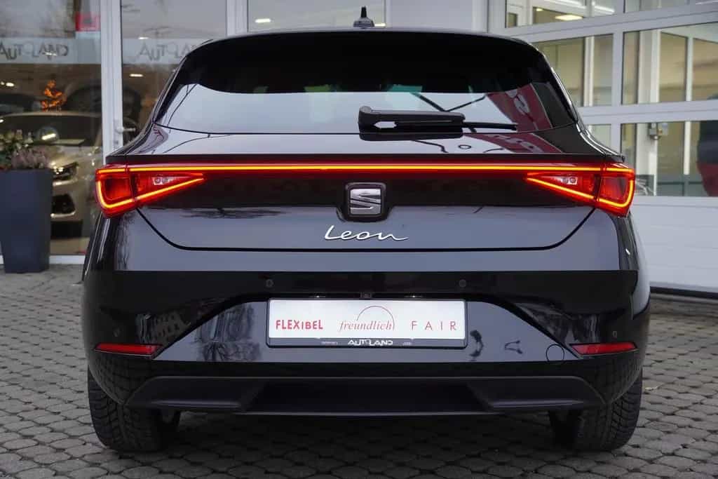 Seat Leon 1.5 TSI Style LED ACC Spurhalte Navi Kamera 02/2022-photo-3