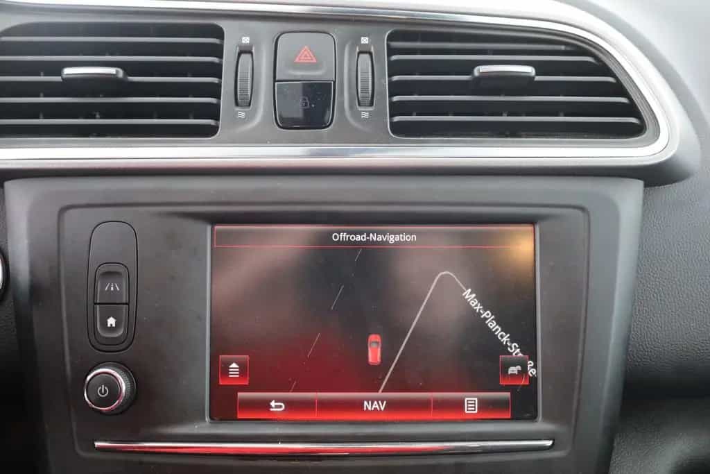 Renault Kadjar 1.2 TCe Business Aut. Navi Sitzheizung 02/2018-photo-10