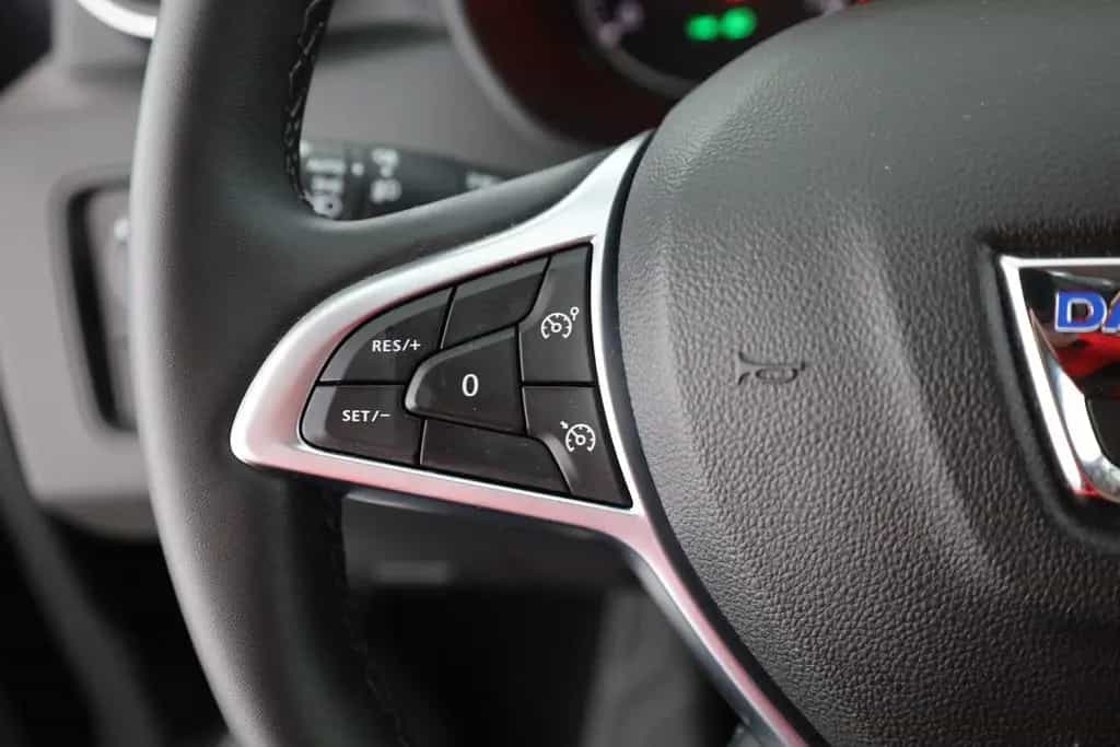 Dacia Duster 1.3 TCe 150 LED Kamera Sitzheizung Navi 05/2022-photo-14