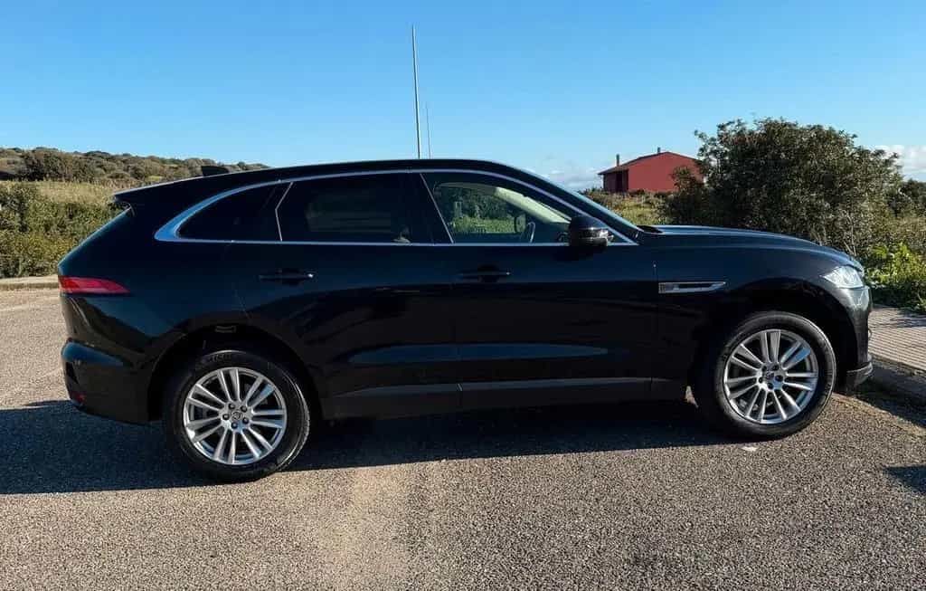 Jaguar F-Pace 2.0 D 180 CV FINANZIABILE 02/2020-photo-9