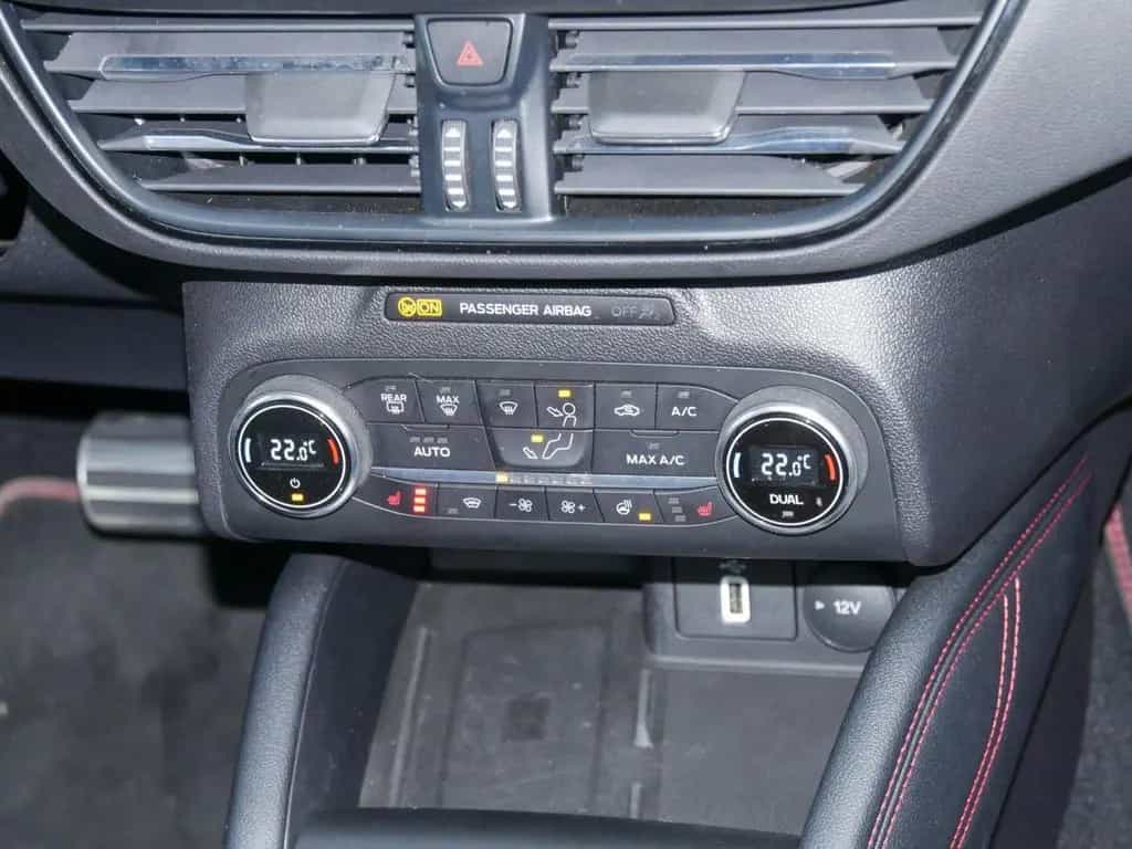 Ford Focus 1.5 EcoBoost ST-Line X NAVI KAMERA 10/2020-photo-7
