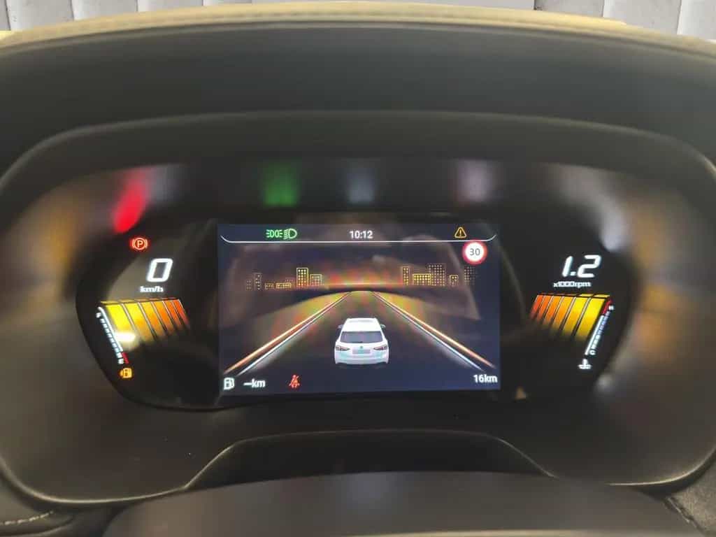 MG ZS Comfort 1.5 LED ACC RFK SHZ PDC Navi Klima BT 11/2025-photo-15