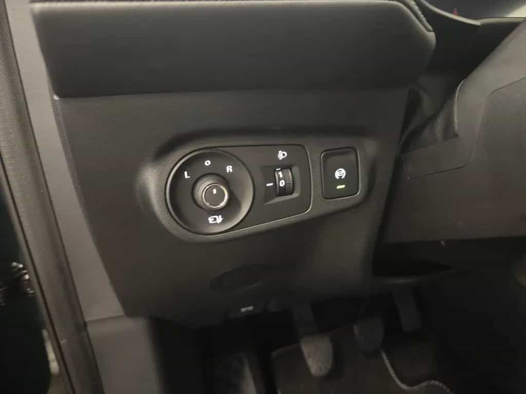 MG ZS Comfort 1.5 LED ACC RFK SHZ PDC Navi Klima BT 11/2025-photo-20
