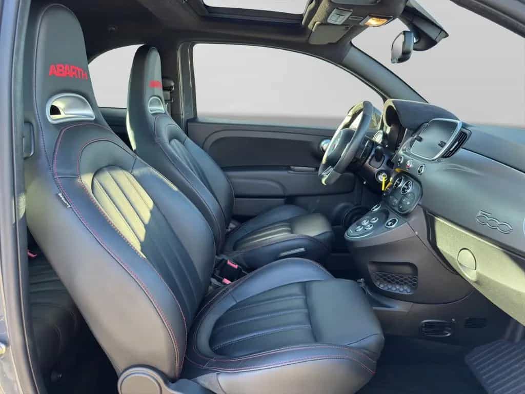 Abarth 695 XSR Yamaha Akrapovic Panorama Beats Audio 10/2017-photo-11