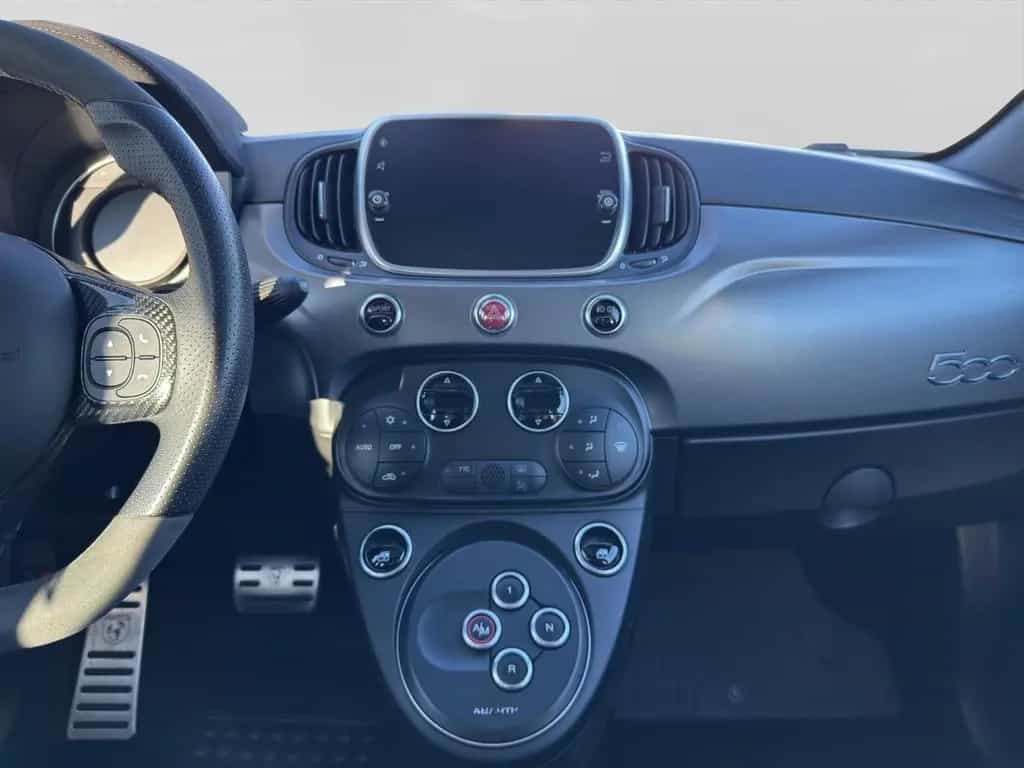 Abarth 695 XSR Yamaha Akrapovic Panorama Beats Audio 10/2017-photo-16