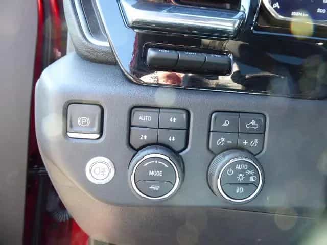 Chevrolet Silverado 6,2l V8 High-Country 1.Hand 01/2024-photo-13