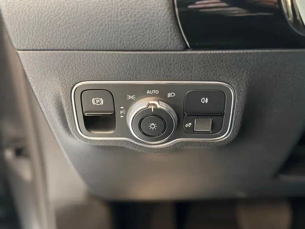 Mercedes-Benz B-Class 180 Prog. 7G-DCT LED SHZ RFK Ambiente Pano-SHD 03/2019-photo-14