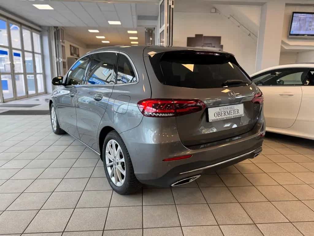Mercedes-Benz B-Class 180 Prog. 7G-DCT LED SHZ RFK Ambiente Pano-SHD 03/2019-photo-3
