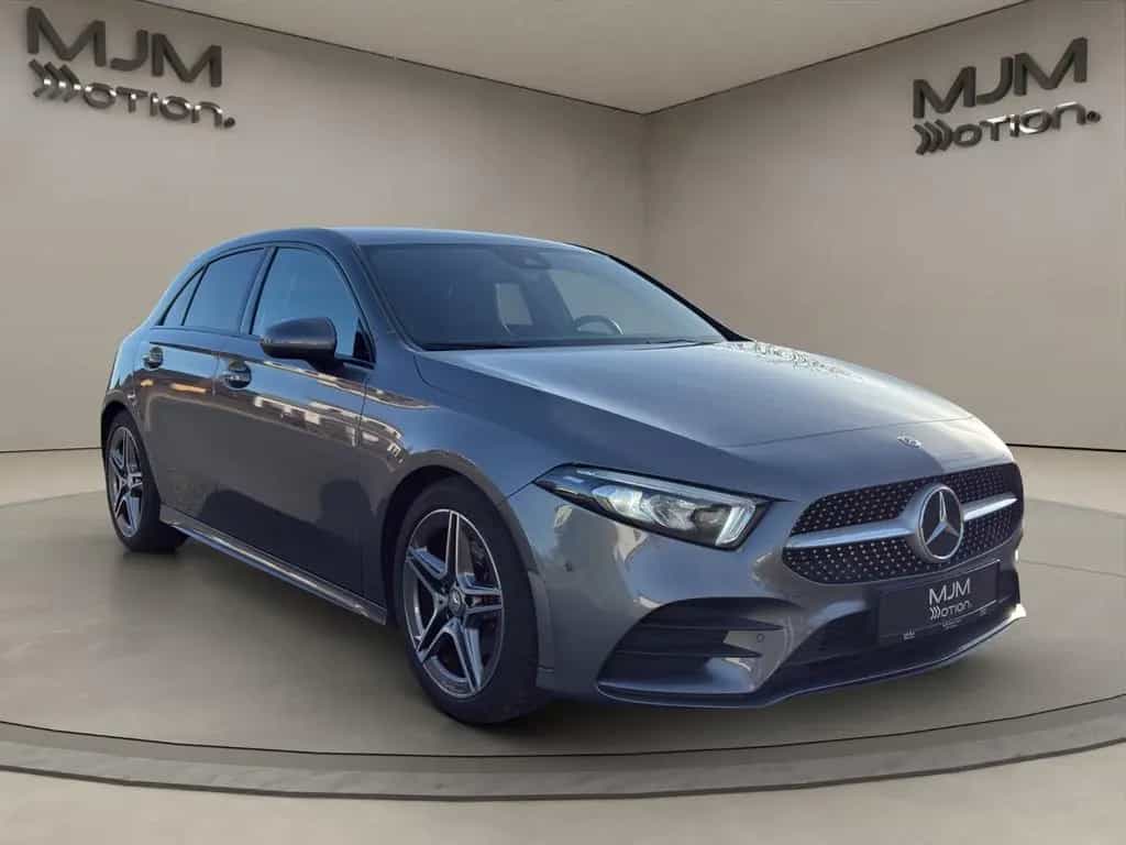 Mercedes-Benz A-Class 180 AMG LED Alcantara Navi Garantie 04/2019-photo-0