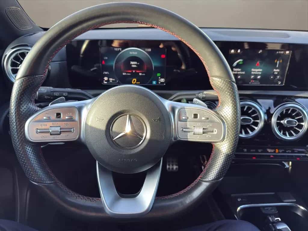 Mercedes-Benz A-Class 180 AMG LED Alcantara Navi Garantie 04/2019-photo-12