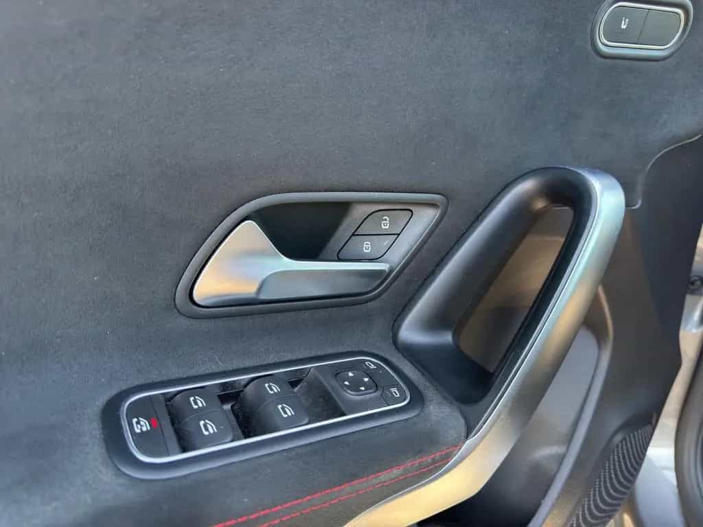 Mercedes-Benz A-Class 180 AMG LED Alcantara Navi Garantie 04/2019-photo-16