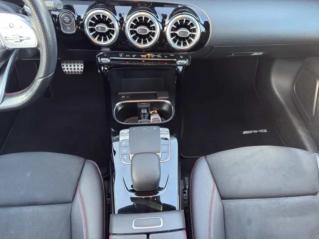 Mercedes-Benz A-Class 180 AMG LED Alcantara Navi Garantie 04/2019-photo-19