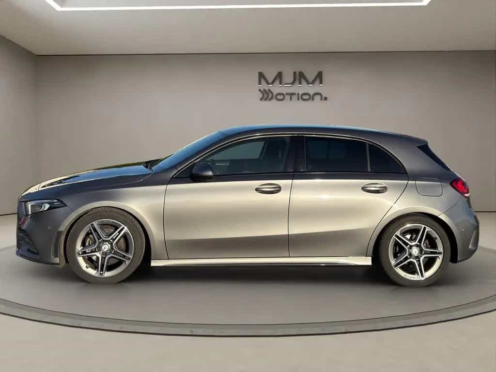 Mercedes-Benz A-Class 180 AMG LED Alcantara Navi Garantie 04/2019-photo-3