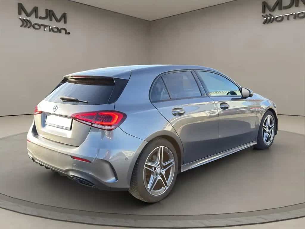 Mercedes-Benz A-Class 180 AMG LED Alcantara Navi Garantie 04/2019-photo-4